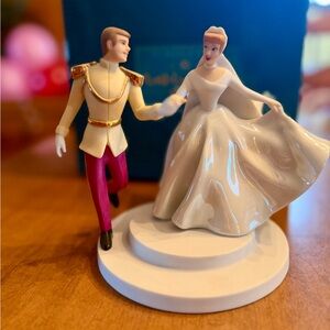 Elegant Porcelain Cinderella and Prince Charming Disney Cake Topper 1998